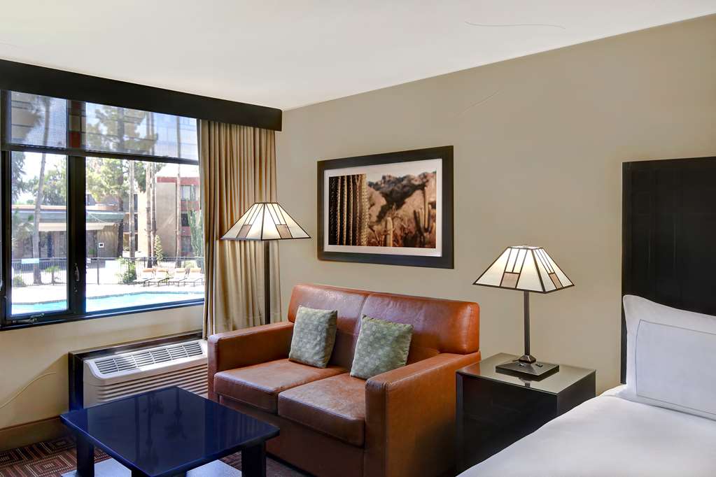 Фото DoubleTree by Hilton Hotel Phoenix Tempe