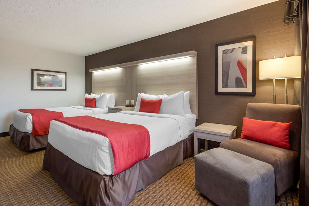 Фото Best Western Plus Village Park Inn