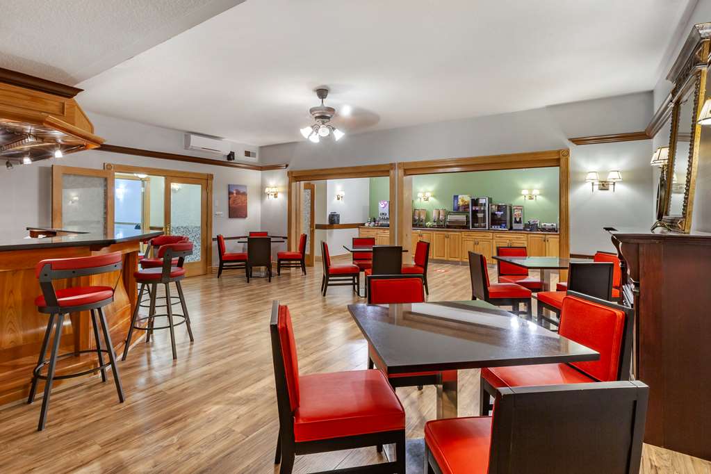 Фото SureStay Plus Hotel by Best Western Kincardine