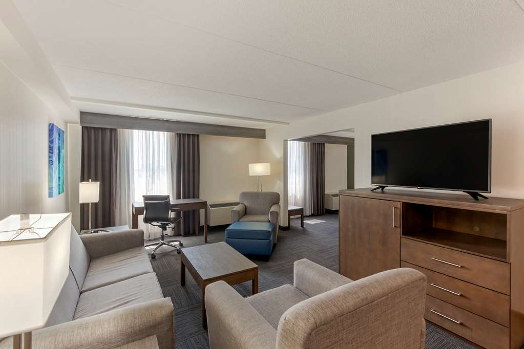 Фото Best Western Plus Toronto Airport Hotel