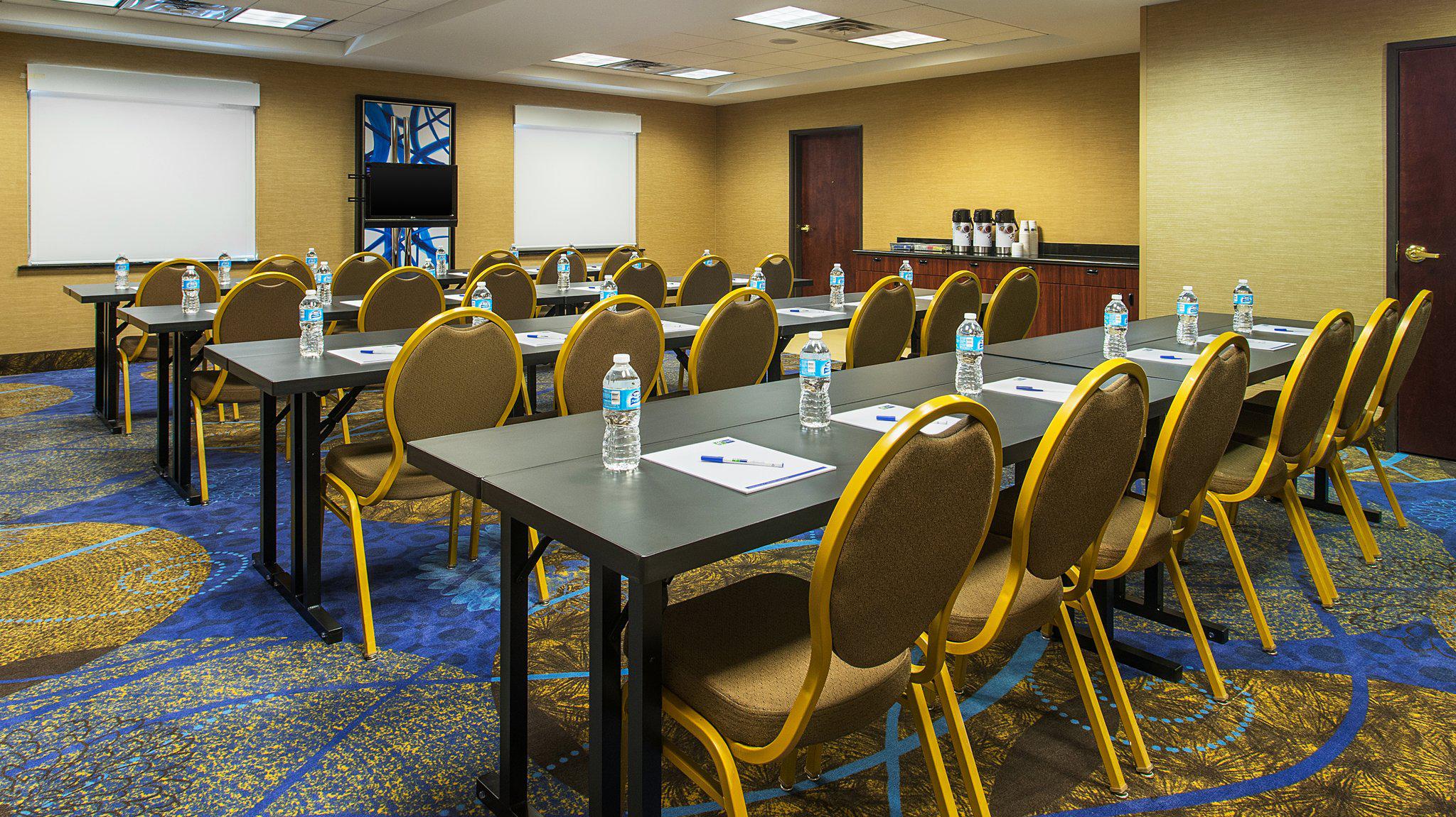 Фото Holiday Inn Express & Suites Midland Loop 250, an Ihg Hotel