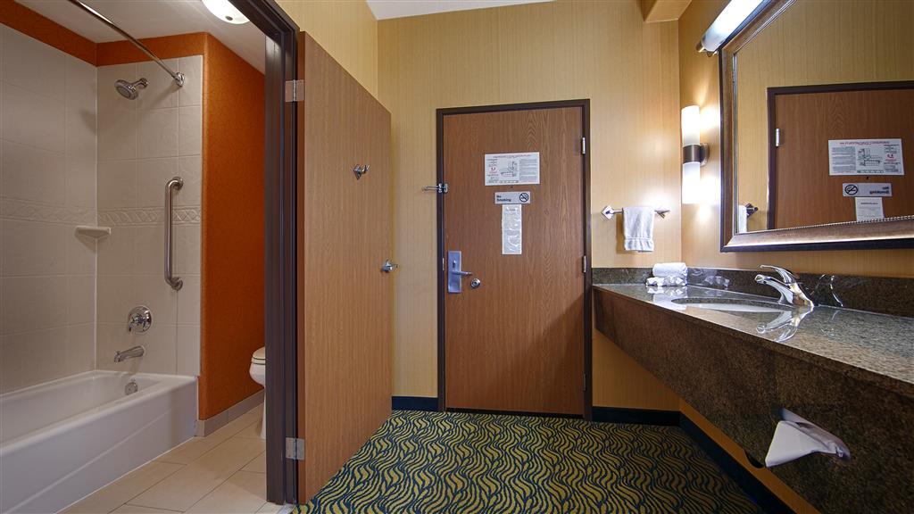 Фото Best Western Plus Fresno Inn