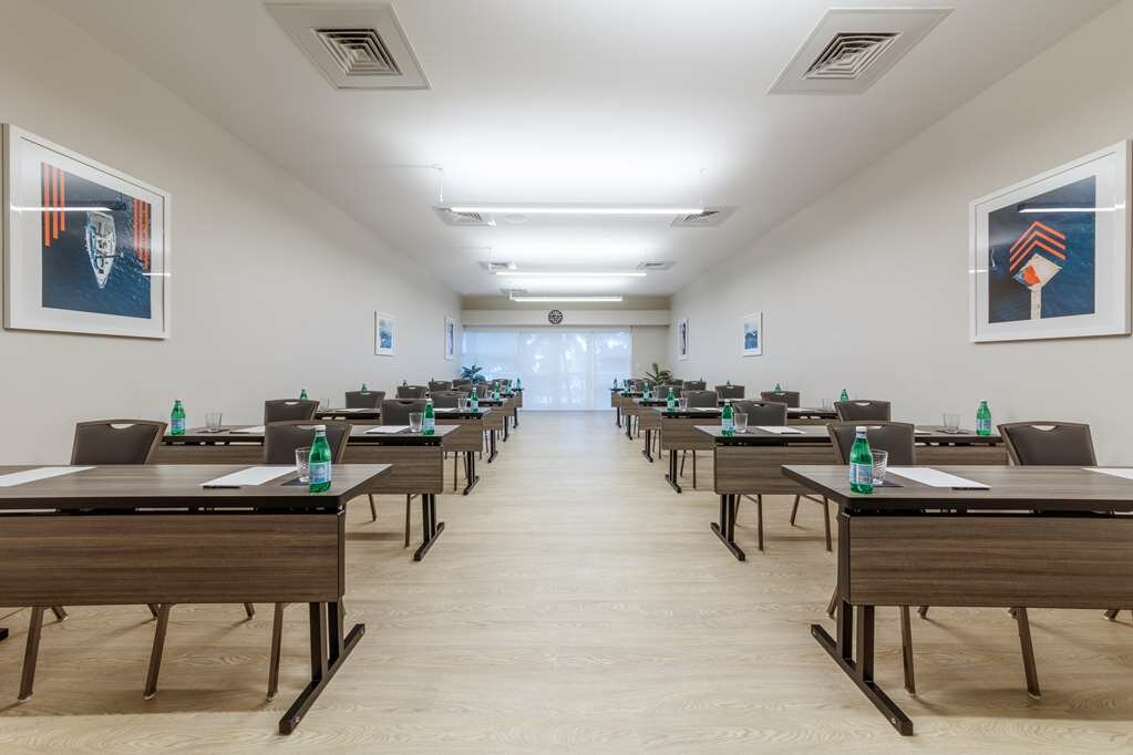 Фото Hotel Maren Fort Lauderdale Beach, Curio Collection by Hilton