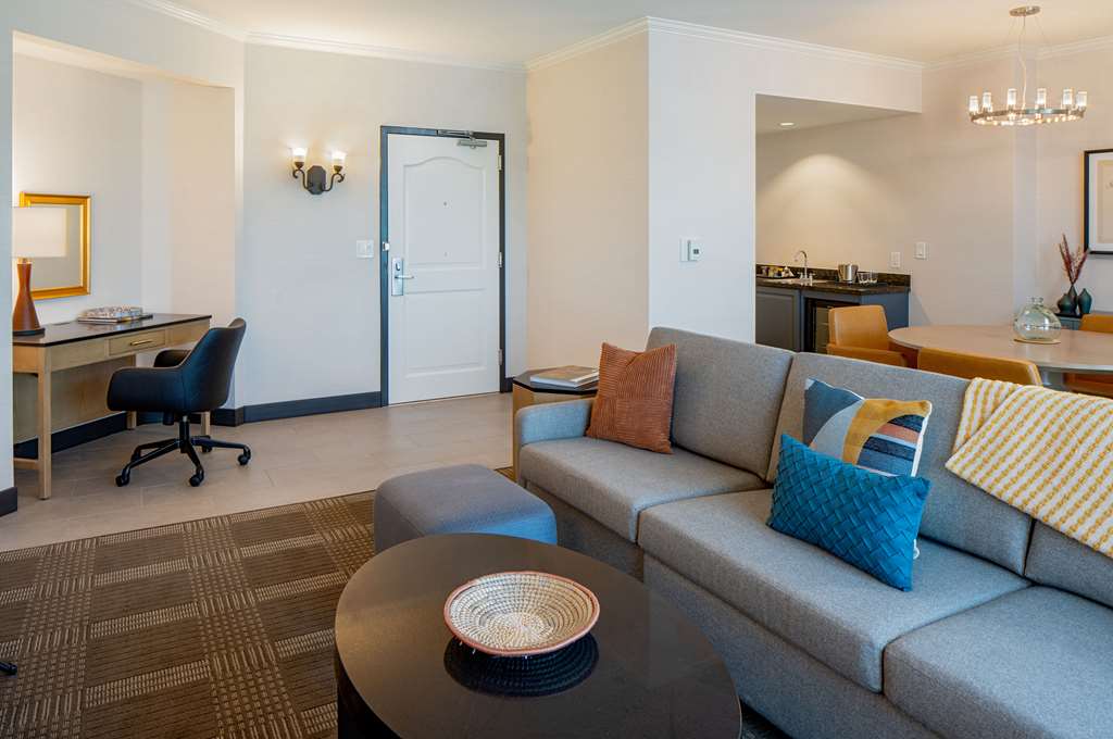 Фото Hilton San Antonio Hill Country