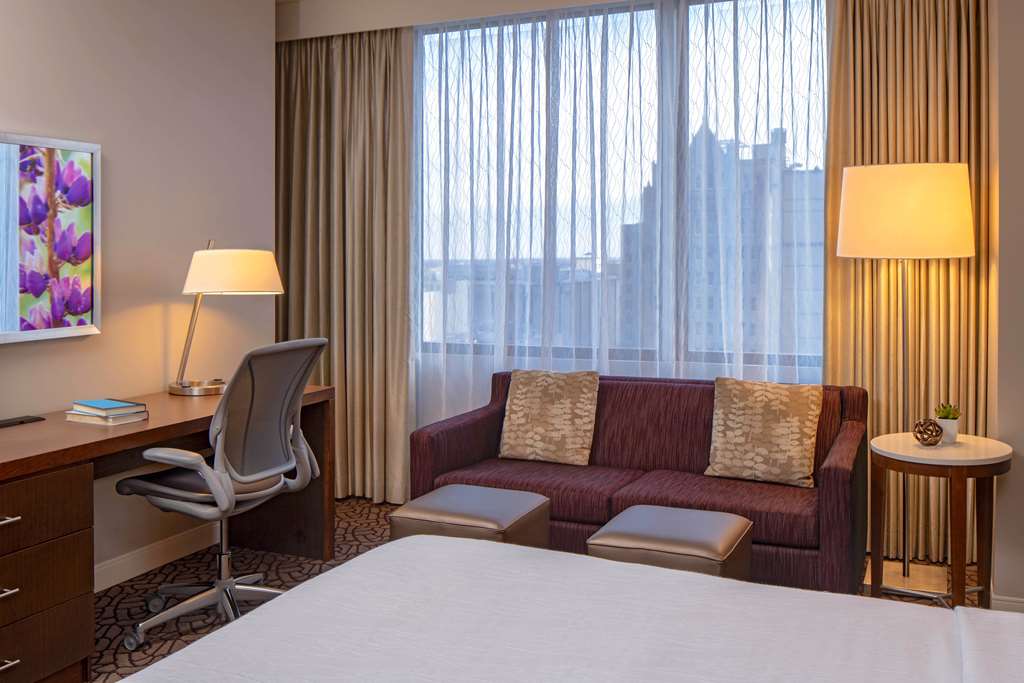 Фото Hilton Garden Inn Downtown Dallas