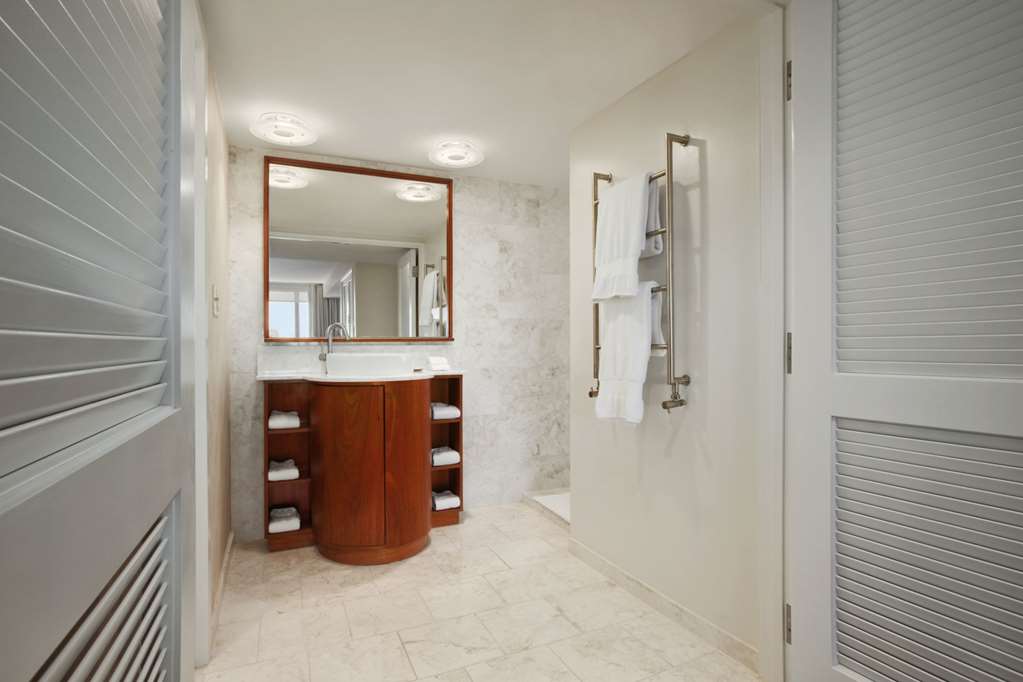 Фото Hilton Miami Airport Blue Lagoon