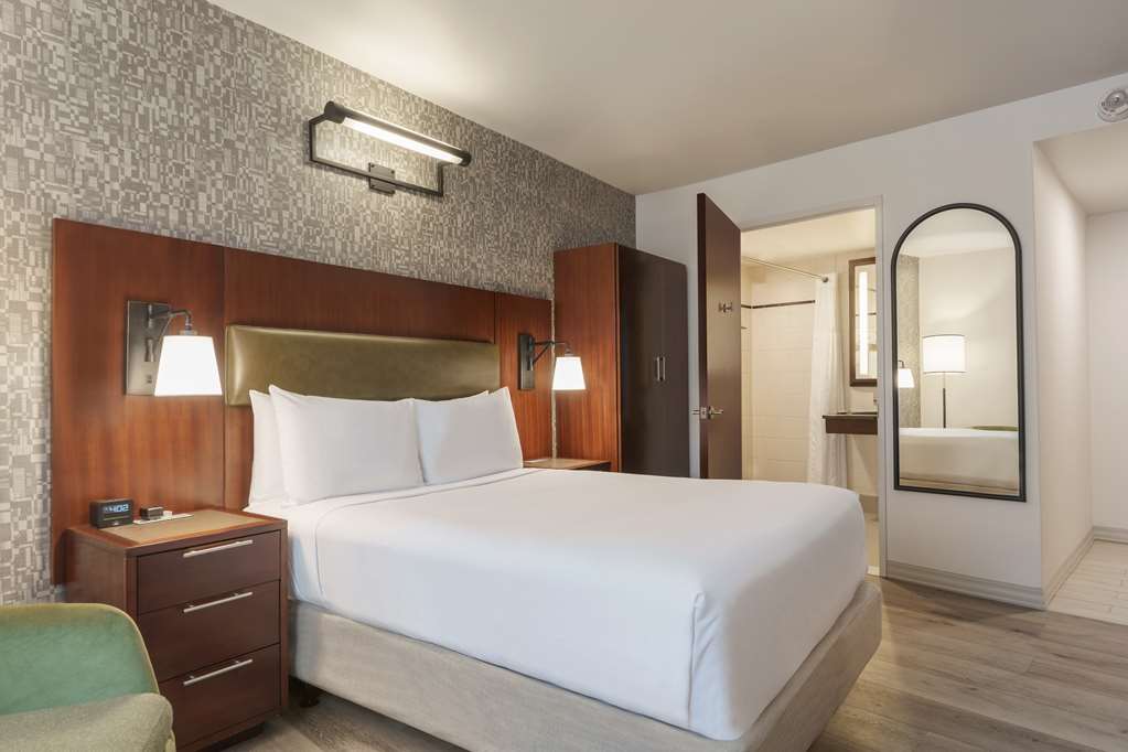 Фото DoubleTree by Hilton New York Downtown