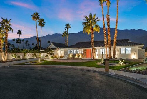 Гостиница Casa del Sol with Pool in Palm Springs в Палм-Спрингс