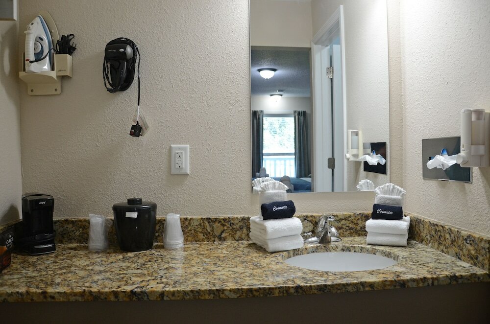 Фото Southern Oaks Inn