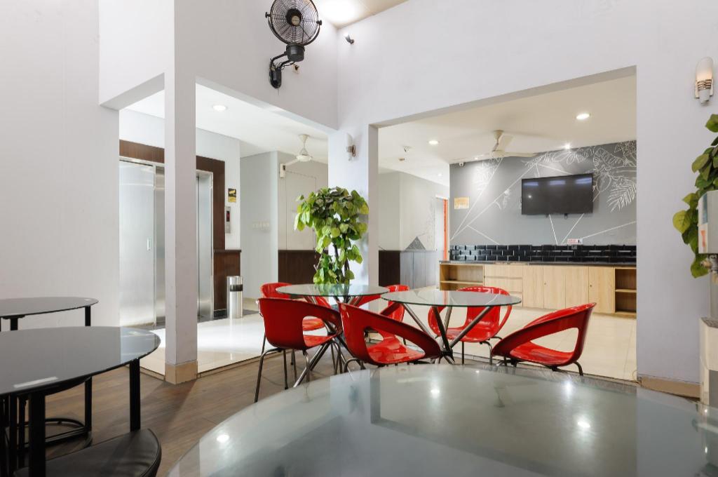 Фото RedDoorz near Thamrin City