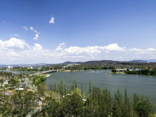 Внешний вид отеля Peppers Gallery Hotel Canberra в Канберре, фото 4