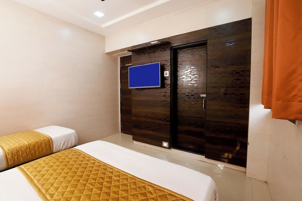 Фото Hotel Karishma