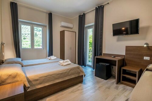 Гостиница Hotel Ristorante La Mimosa в Калабрии