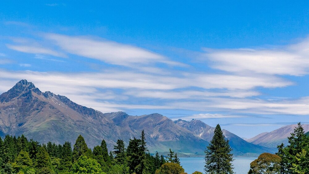 Фото Holiday Inn Express & Suites Queenstown, an Ihg Hotel