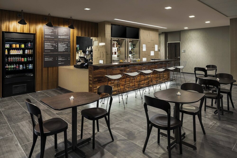 Фото Courtyard by Marriott Seattle Northgate