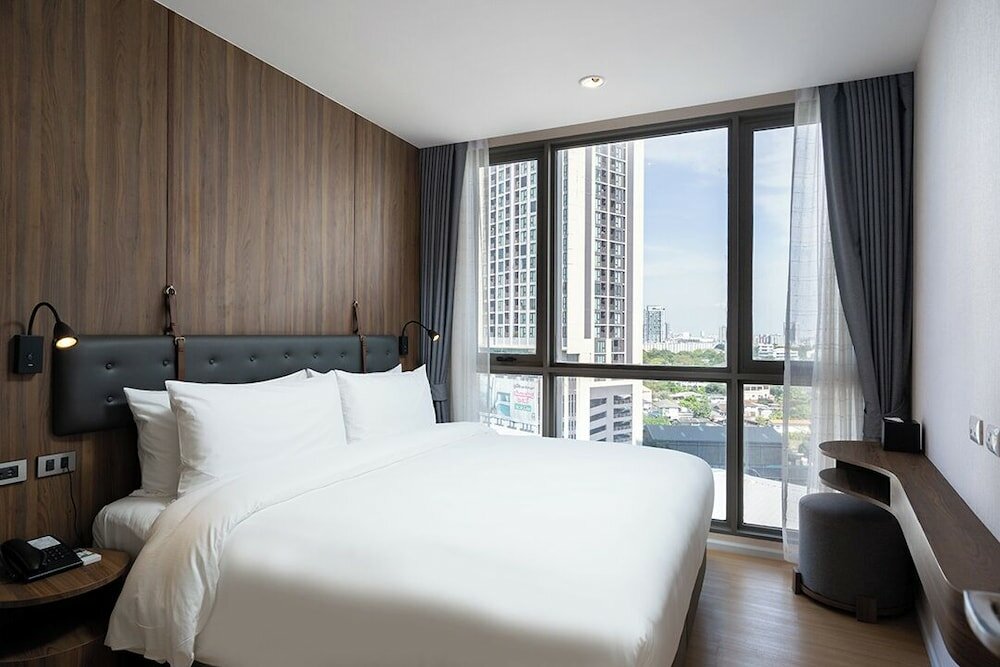 Фото Oakwood Suites Tiwanon Bangkok