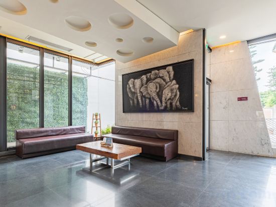 Фото The Galerie Hotel