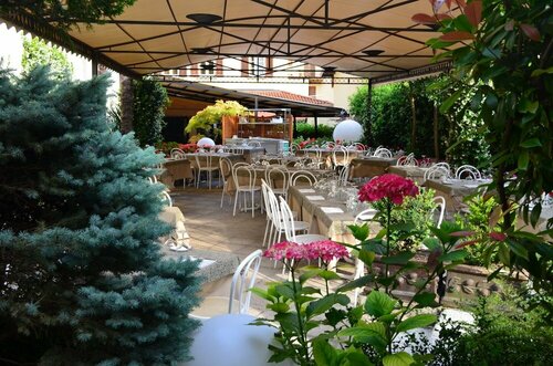 Гостиница Albergo Ristorante Pizzeria Giardino в Черноббьо