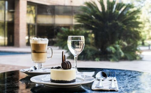 Гостиница Sheraton Pilar Hotel and Convention Center в Пиларе