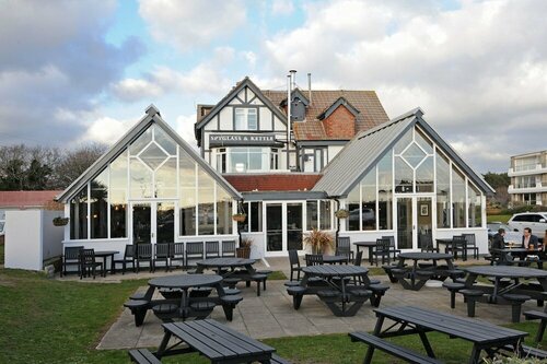 Внешний вид отеля The Spyglass and Kettle в Борнмуте, фото 1