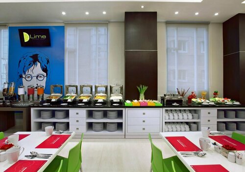 Гостиница Favehotel Zainul Arifin в Джакарте