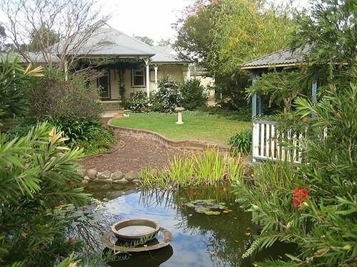 Гостиница Strathburn Cottage Luxury Bed & Breakfast в Боурале