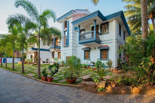 Гостиница Mistral Holidays в Бенаулиме