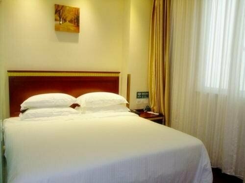 Гостиница GreenTree Inn ChangZhi Bus Passenger Station XiHuan Road Business Hotel в Чанчжи