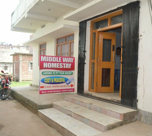 Middle Way Home Stay