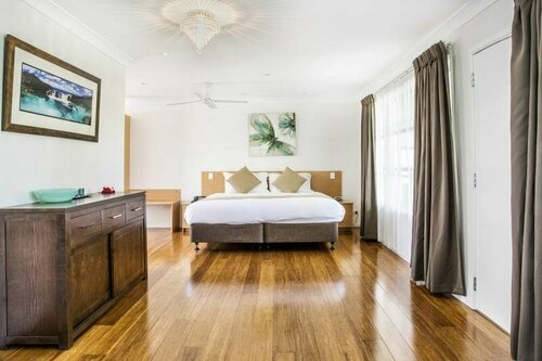 Гостиница Paradise Hotel And Resort в Кингстоне