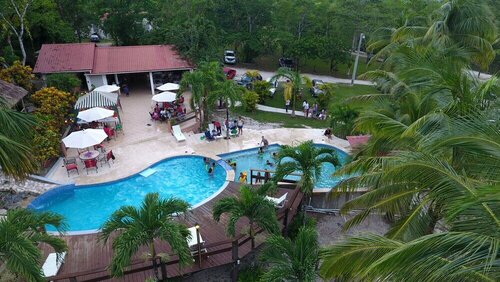 Гостиница The Log Cab Inn Resort в Кайо