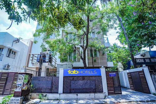 FabHotel Home Tree Service Apartment