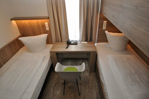 Гостиница Hotel Perlach Allee by Blattl в Оттобрунне