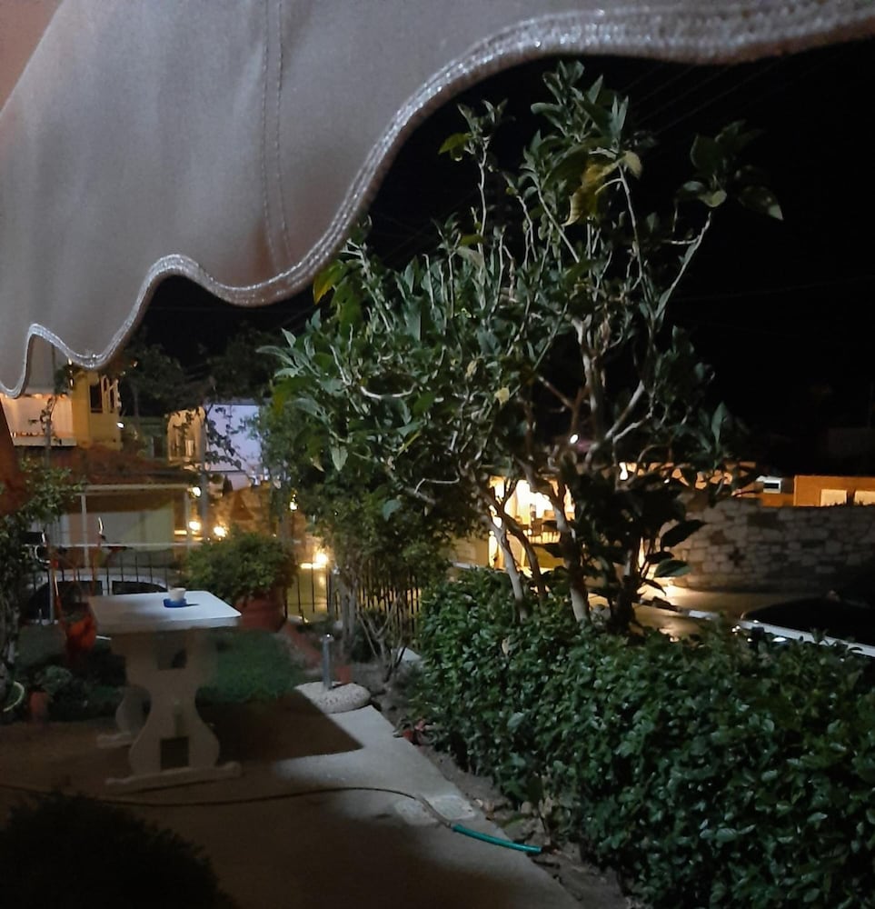 Vicky's Guesthouse - 12