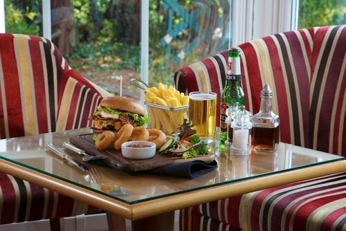 Гостиница Best Western Welwyn Garden City Homestead Court Hotel в Хатфилде