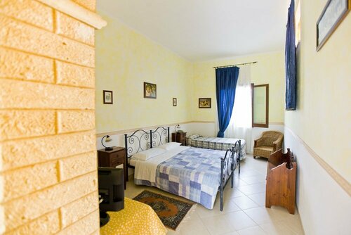 Гостиница History Hotel в Вальдериче