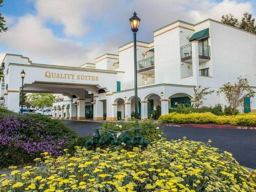 Гостиница Quality Suites Downtown San Luis Obispo в Сан Луис Обиспо