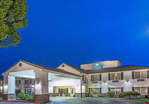 Гостиница Days Inn & Suites by Wyndham Gresham в Грешаме