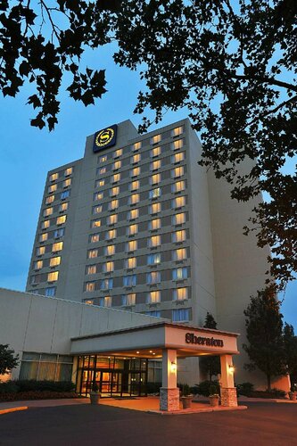 Гостиница Sheraton Bucks County Langhorne в Трентоне