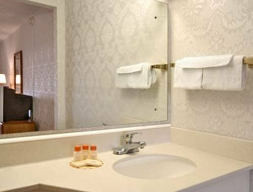 Гостиница Attleboro Motor Inn в Потакете