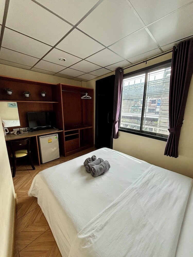 Фото Double D Rooms & Cafe