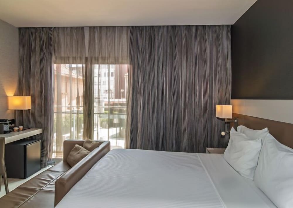 Фото Sh Colon Valencia Hotel