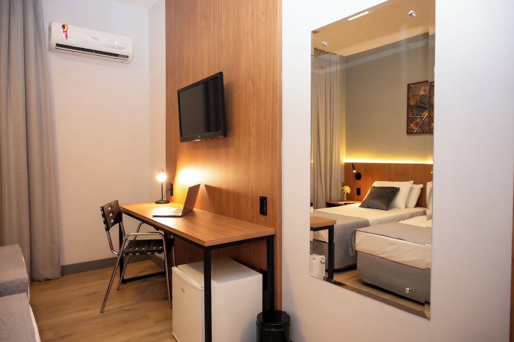 Фото Delcas Hotel