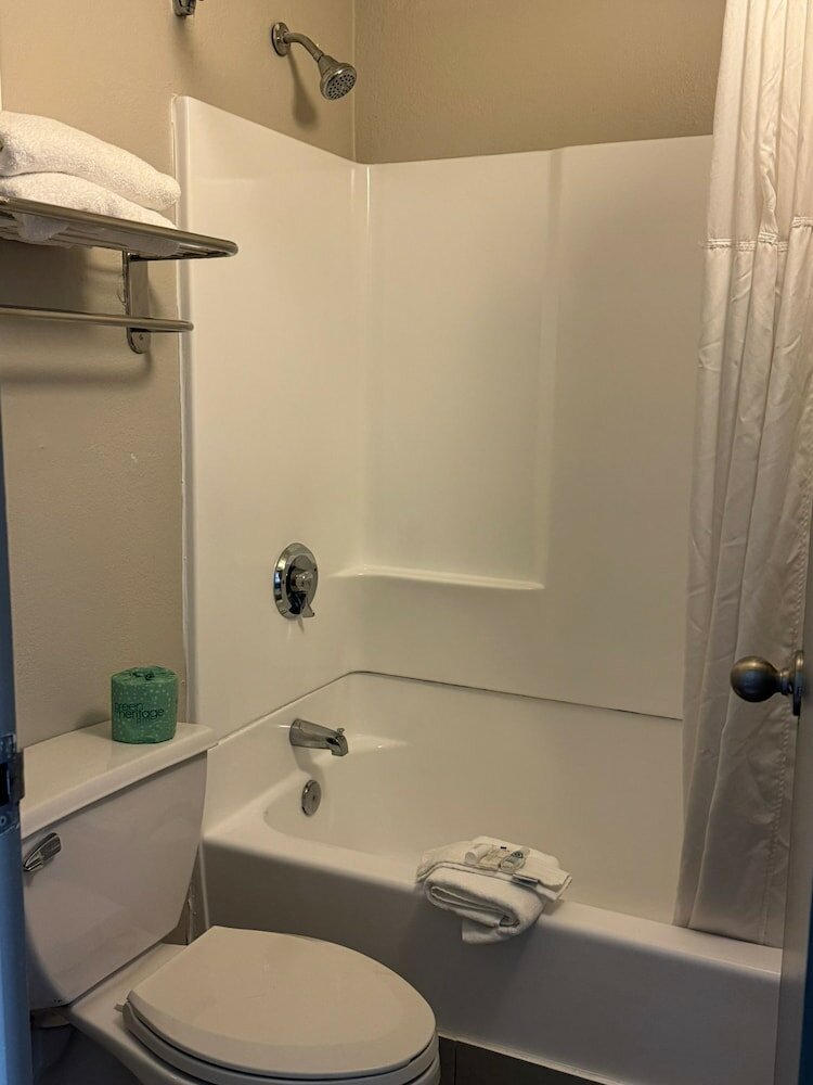 Фото Super 8 by Wyndham Charleston Wv