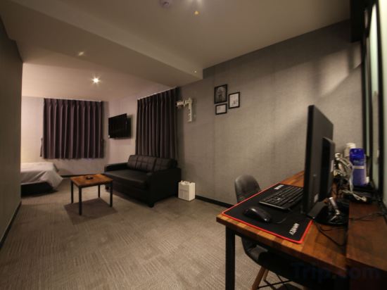 Фото The Last Hotel