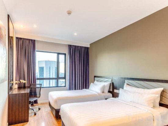 Фото Suasana All Suites Hotel