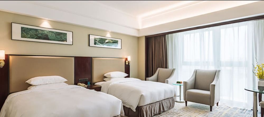 Фото Vaya International Hotel