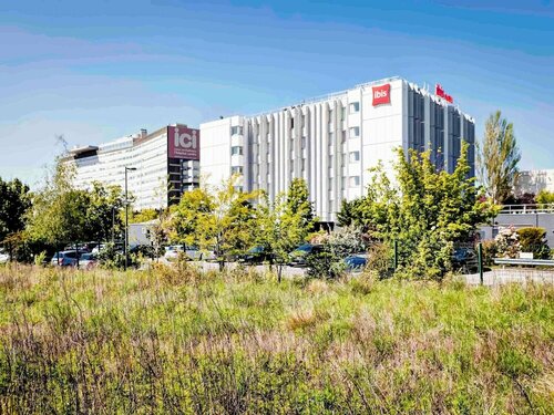 Гостиница Ibis Lyon Est Bron в Броне