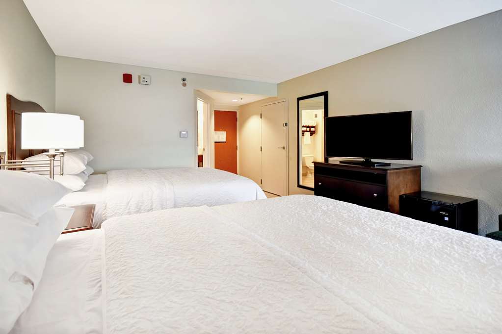 Фото Hampton Inn Overland Park, Ks