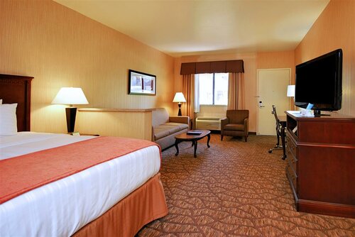 Гостиница Best Western San Dimas Hotel & Suites в Помоне